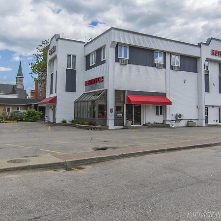 Econo Lodge La Malbaie Eksteriør billede